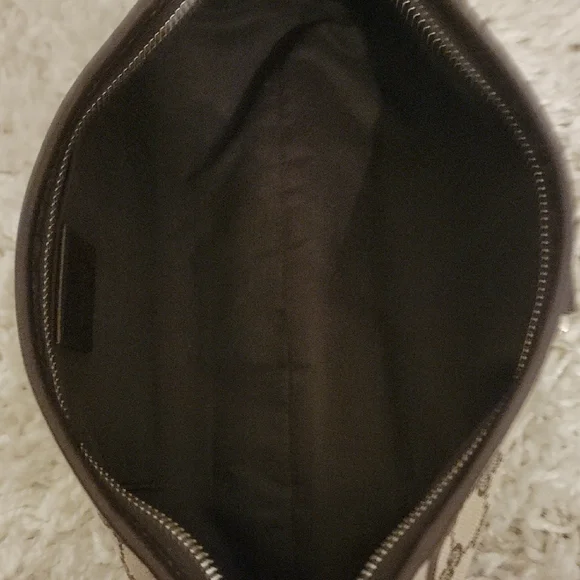 Gucci Beige and Brown GG Canvas Shoulder Bag - Picture 8 of 10